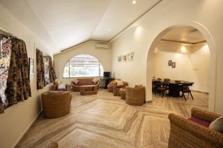 Waters Edge Retreat l 6 BR Private Villa with Large Pool - 7