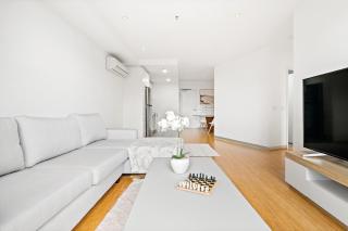 Modern 2 Bedroom Southbank Apartment - 5