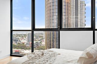 Modern 2 Bedroom Southbank Apartment - 4