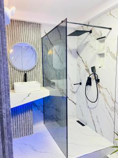 City Hotels & Apartments - 8