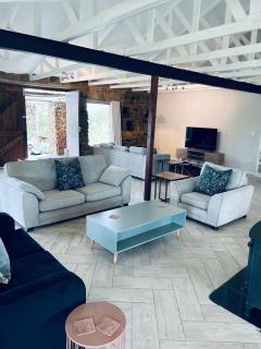 The Homestead at Qambathi Mountain Reserve - pets welcome - Wood fired hot tub - 1