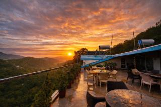 Rose Kasauli by Continental Group Kasauli !! Prime Location ! Restaurant ! Lawn ! Parking - 8