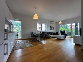 Golden Goose Apartment - 7