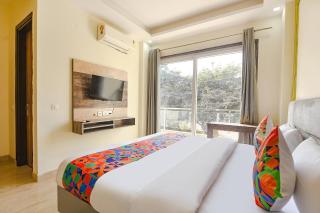 FabHotel Ostan Stayz - 3