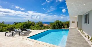 Coral Estate Rentals - 8