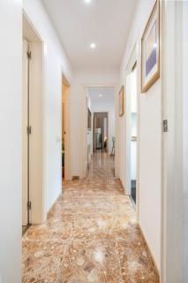 Charming 3-Bedroom Flat in the Heart of Les Corts - 8