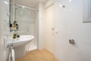 Charming 3-Bedroom Flat in the Heart of Les Corts - 6