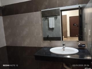 Central Gulberg Double Room Near MM Alam Road, Lahore - 1