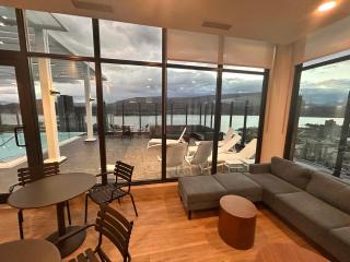 Stunning Lake Views - downtown 2 Bedroom apartment - rooftop lounge - 8