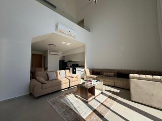 Bright Kamaran 2BR | Lofty Ceilings & Pool Access - 9