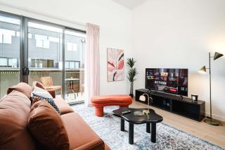 Sunny Modern Townhouse in Yarraville - 0