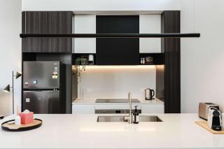 Sunny Modern Townhouse in Yarraville - 2