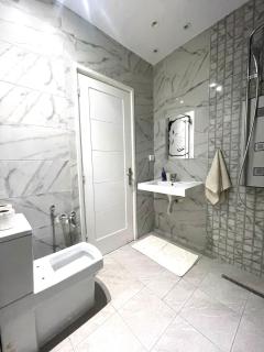 Cosy S2 Apartment Near LaMrsa Beach - 3