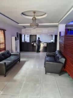 Apex Hilton Elevated - 7