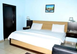 Apex Hilton Elevated - 3