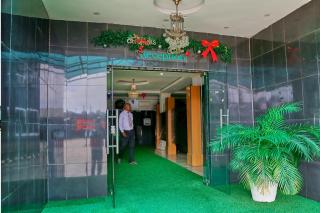 Apex Hilton Elevated - 2