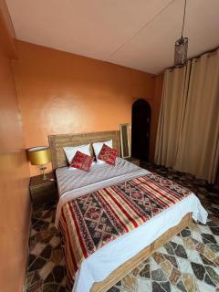 Apartment in large villa with swimming pool - 1