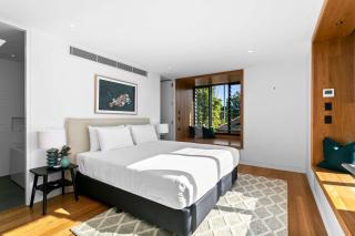 Impeccable 3-Bed Home Near the Beach - 9