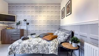 Quite and new Glasgow house, Commore Drive - 8