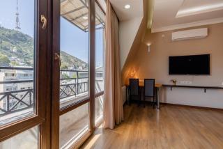 Central Cozy Apartment On Rustaveli - 4