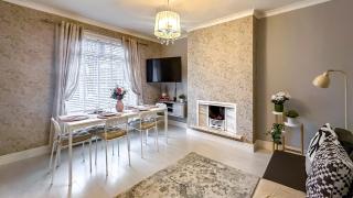 Quite and new Glasgow house, Commore Drive - 1