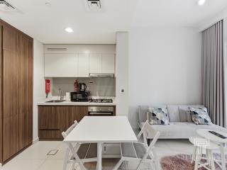 Cozy 1 BR in Business Bay Dubai by GP Holiday Homes - 4