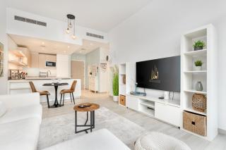 Ahlan HH - Beautiful 1BR Home with Pool View - Belgravia III, JVC - 6