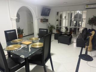 Espectacular apartamento de 4 alcobas en el Laguito - 9