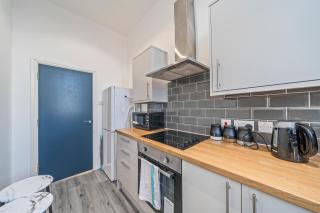 Latimer Flat 4 - Spacious 2-Bed Apt - Sleeps 6 - 1