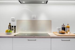 Deluxe Arctic Seafront with Sea & Mountain views - 1