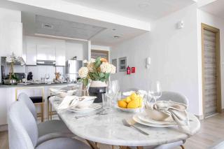 Frank Porter - Bloom Tower A - 4