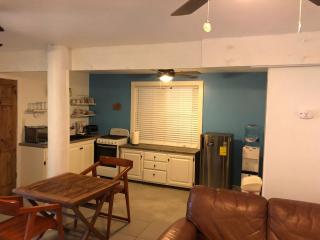 Beautiful West Bay Beach with pool steps to Beach - 7