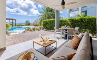 Coral Estate Ocean View Apartments - 9