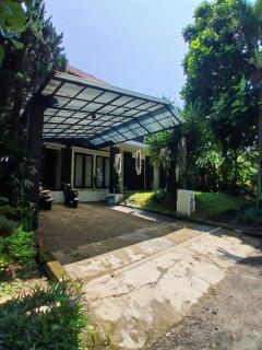 Rumah 3 Kamar Tidur Nirwana Homestay Dago Resort - 3