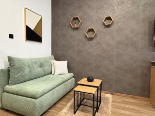 Stay & Explore Budapest Comfortable Home for 4 - 8