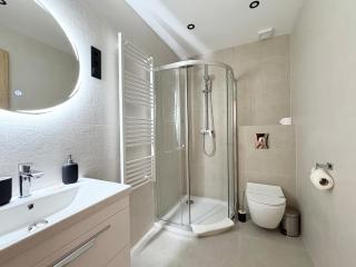 Stay & Explore Budapest Comfortable Home for 4 - 4