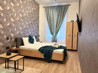 Easy City Access Dohány Street Home for 4 by NW - 5