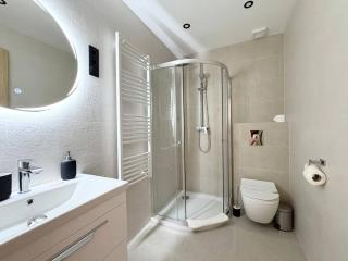 Easy City Access Dohány Street Home for 4 by NW - 3