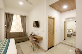 Hotel Emerald Suites & Banquet By Aura - 7