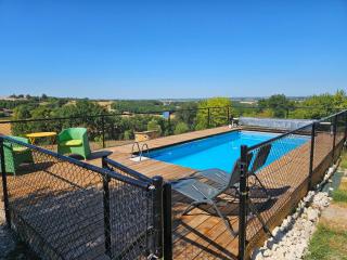 House on the hill, near Aubeterre-sur-dronne - 0