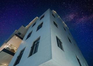 Premier Plush Apartments - 8