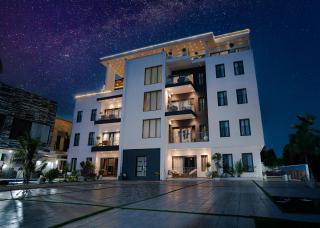 Premier Plush Apartments - 0