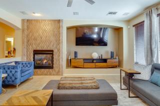 Outdoor Kitchen and Patio Upscale Home Near Phoenix - 4