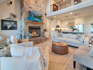 Chasing Sunsets Lakeview Escape w Fire Pit & Screened Porch - 6