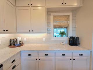 Chasing Sunsets Lakeview Escape w Fire Pit & Screened Porch - 1