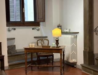 "Aurora" Renaissance Suite, palace from 1400, AC bedrooom, new BTH, near to Uffizzi Gallery, pivot location, walking distance from everything - 5