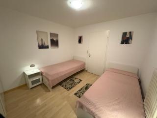 3-Room Apartment for Business Travelers or Familie, Free WiFi & TV with 100 Countries, DAZN, Sky, Netflix & Disney - 6