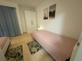 3-Room Apartment for Business Travelers or Familie, Free WiFi & TV with 100 Countries, DAZN, Sky, Netflix & Disney - 8