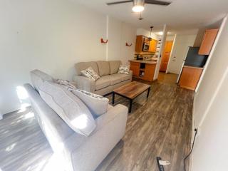 Waikiki 2-Bedroom Retreat by Beach on Kaiulani Ave condo - 4