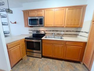 Waikiki 2-Bedroom Retreat by Beach on Kaiulani Ave condo - 1